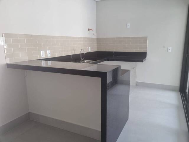 #11 - Casa para Venda em Indaiatuba - SP